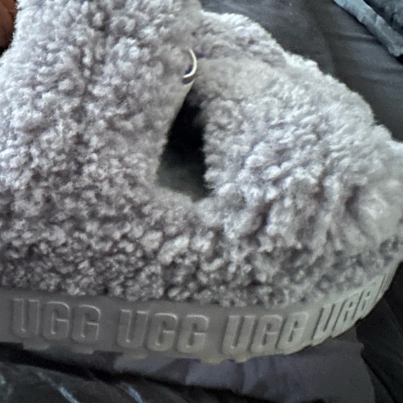 Ugg slides - Picture 6 of 6